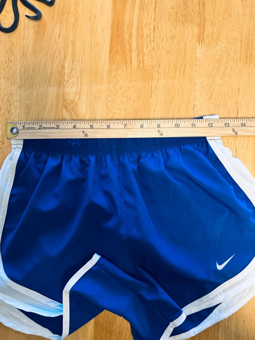 Nike Women’s Blue Athletic Shorts - Picture 6 of 8